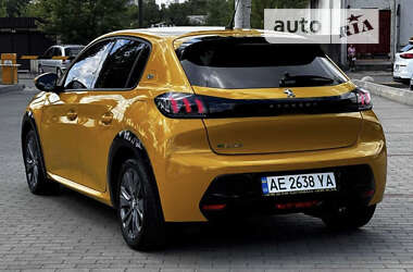 Хэтчбек Peugeot e-208 2020 в 