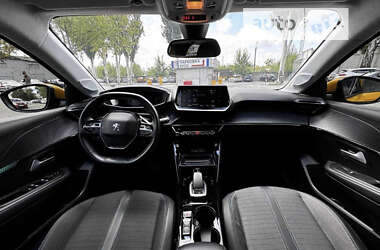 Хэтчбек Peugeot e-208 2020 в 