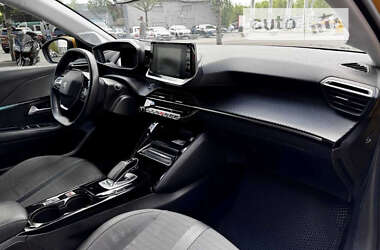 Хэтчбек Peugeot e-208 2020 в 
