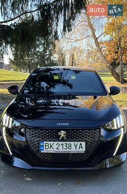 Хэтчбек Peugeot e-208 2021 в Дубно