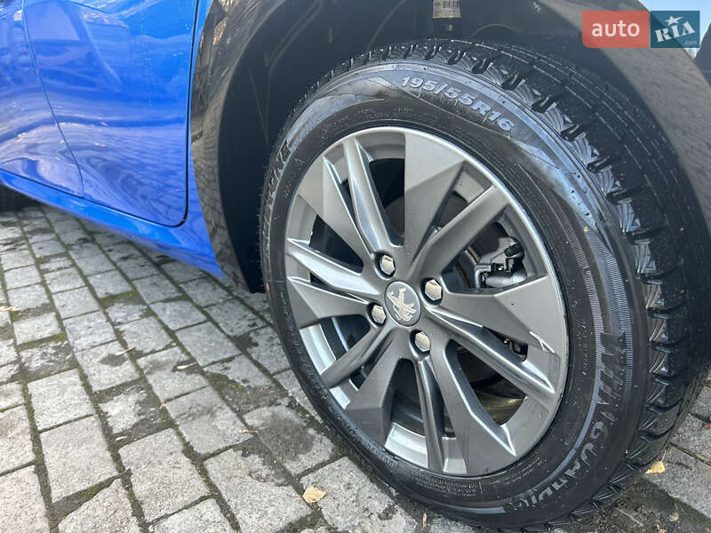 Хэтчбек Peugeot e-208 2021 в Львове