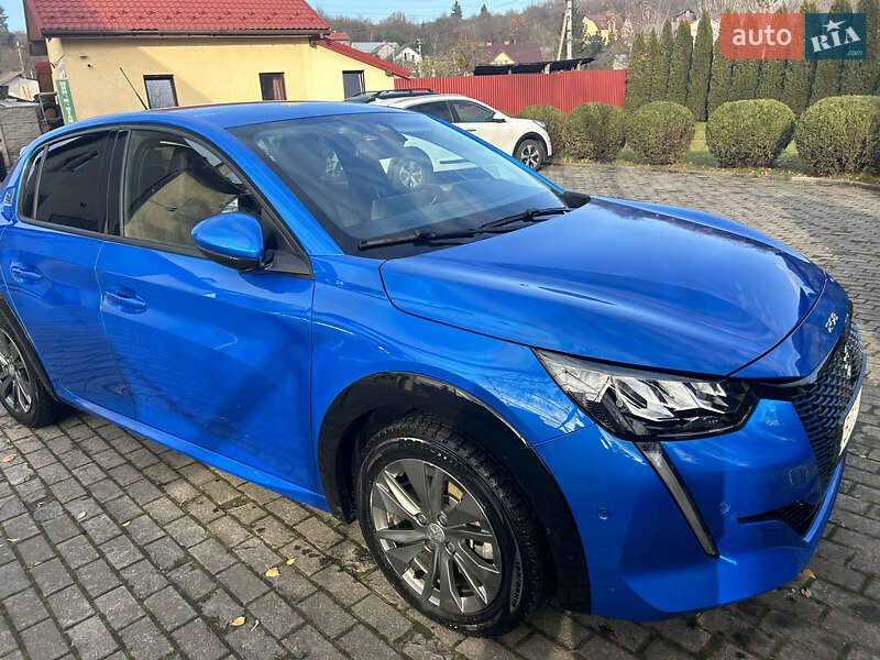 Хэтчбек Peugeot e-208 2021 в Львове