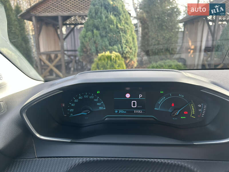 Хэтчбек Peugeot e-208 2021 в Львове