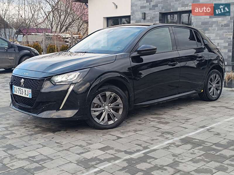 Хетчбек Peugeot e-208 2022 в Первомайську