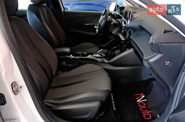 Хэтчбек Peugeot e-208 2021 в 