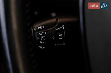 Хэтчбек Peugeot e-208 2021 в 