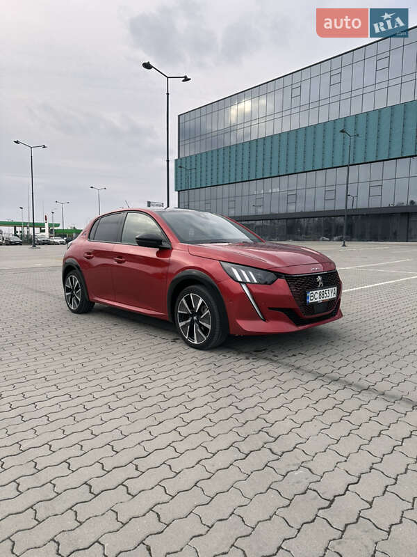 Хэтчбек Peugeot e-208 2022 в 