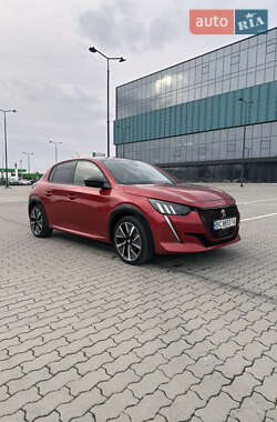 Хэтчбек Peugeot e-208 2022 в 