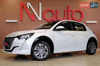 Хэтчбек Peugeot e-208 2021 в 
