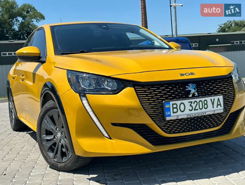 Peugeot e-208 2021