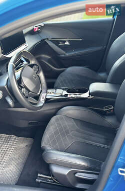 Хэтчбек Peugeot e-208 2022 в 
