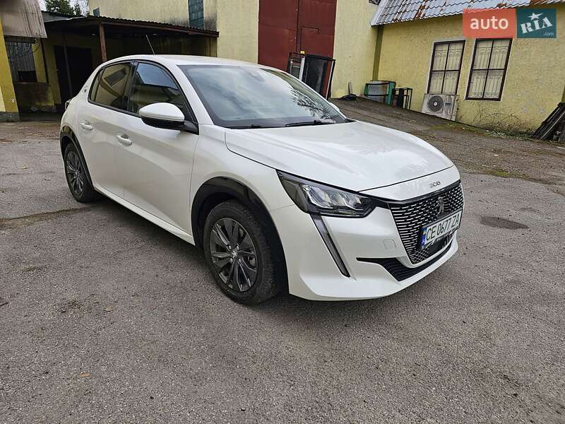 Хэтчбек Peugeot e-208 2021 в 
