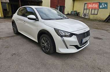 Хэтчбек Peugeot e-208 2021 в 