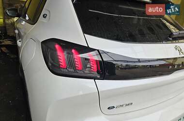 Хэтчбек Peugeot e-208 2021 в 