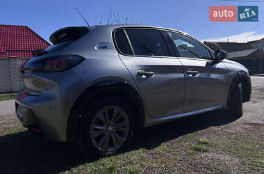 Хэтчбек Peugeot e-208 2022 в 