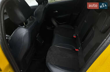 Хэтчбек Peugeot e-208 2021 в 