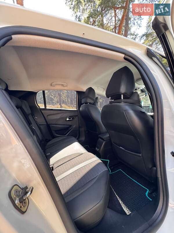 Хэтчбек Peugeot e-208 2020 в Ахтырке