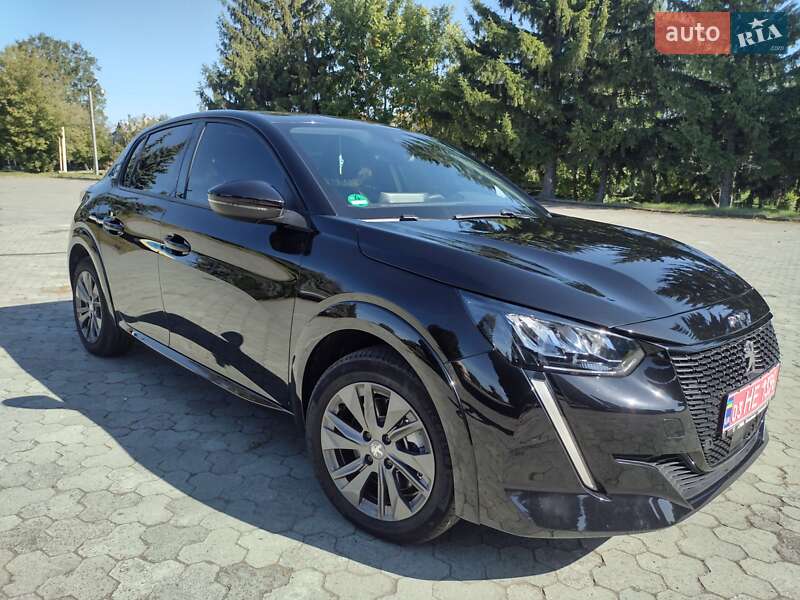 Хетчбек Peugeot e-208 2023 в Дубні