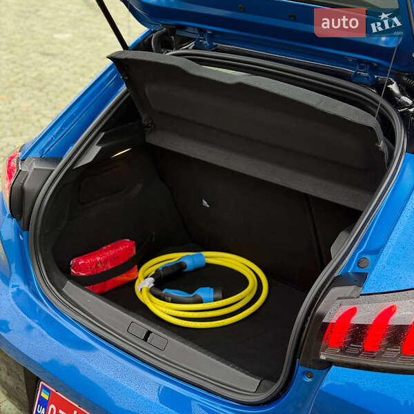 Хэтчбек Peugeot e-208 2023 в Ровно