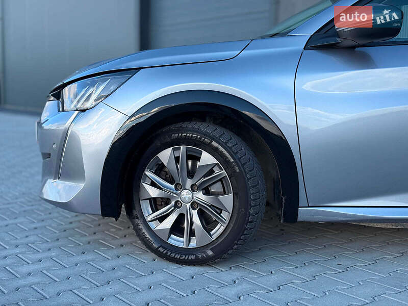 Хэтчбек Peugeot e-208 2019 в Львове