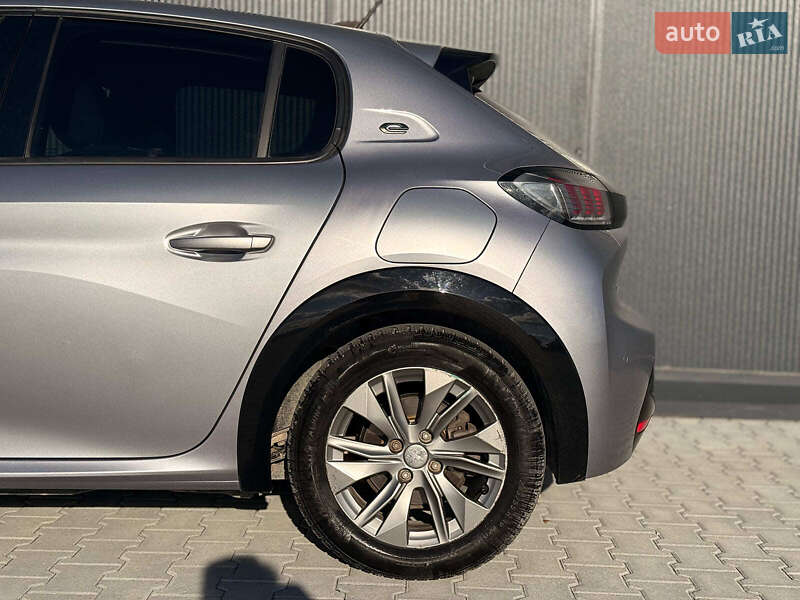Хэтчбек Peugeot e-208 2019 в Львове