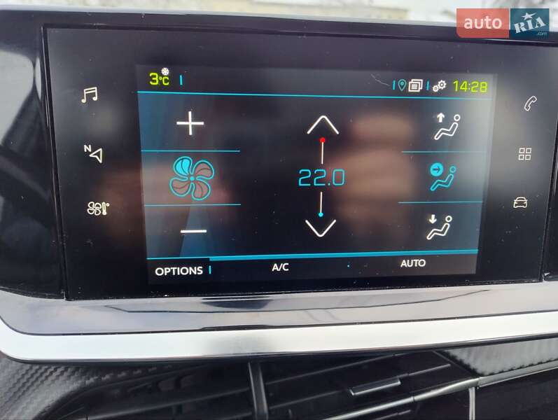 Хэтчбек Peugeot e-208 2020 в Львове