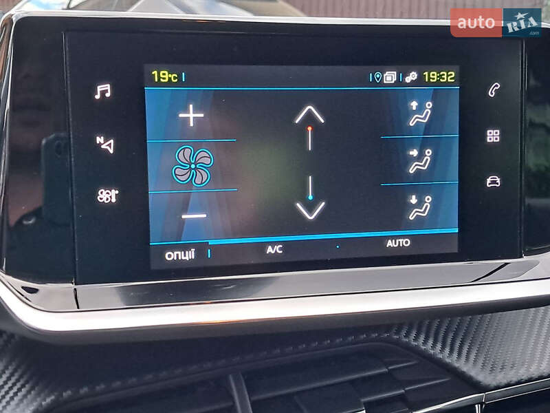 Хэтчбек Peugeot e-208 2023 в Самборе фото 25 Хэтчбек Peugeot e-208 2023 в Самборе