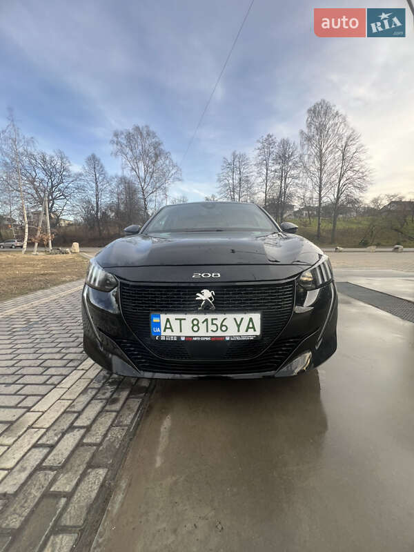 Peugeot e-208 2022