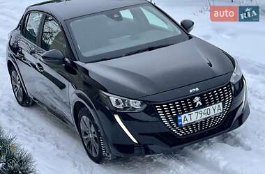 Хэтчбек Peugeot e-208 2023 в Калуше