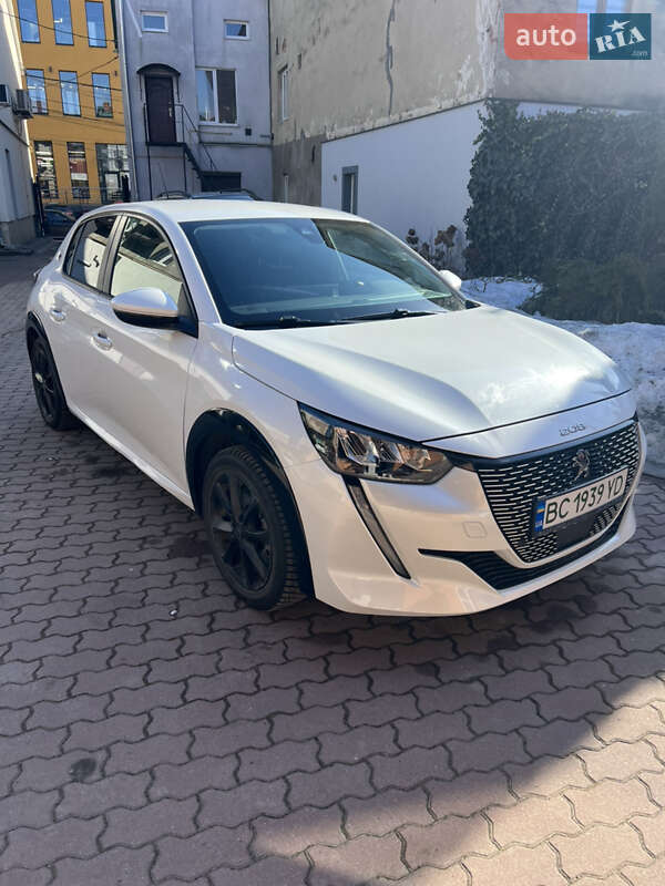 Хэтчбек Peugeot e-208 2020 в Львове