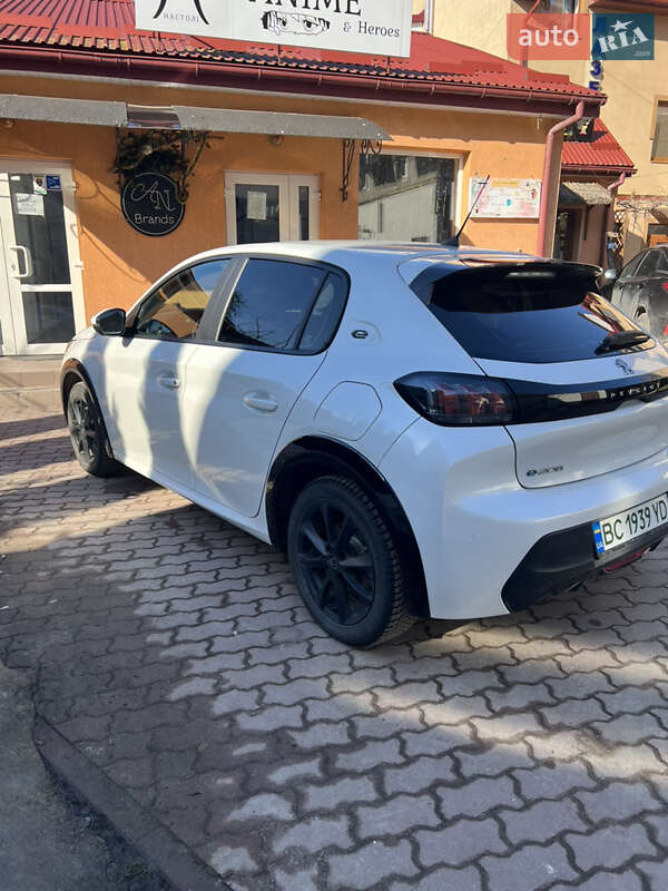 Хэтчбек Peugeot e-208 2020 в Львове