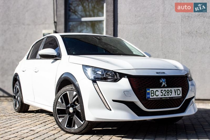 Peugeot e-208 2021