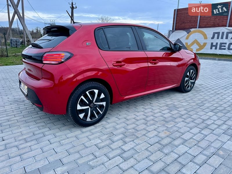 Хэтчбек Peugeot e-208 2024 в Львове