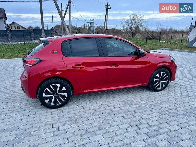 Хэтчбек Peugeot e-208 2024 в Львове