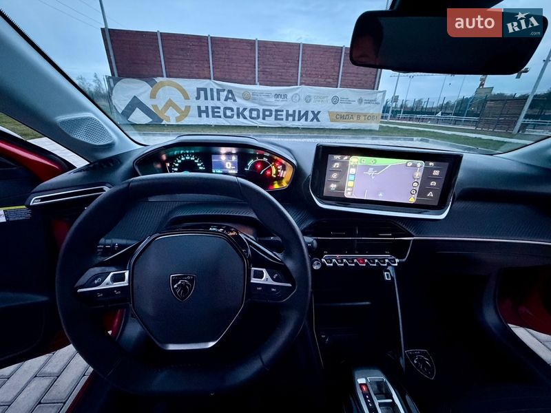 Хэтчбек Peugeot e-208 2024 в Львове