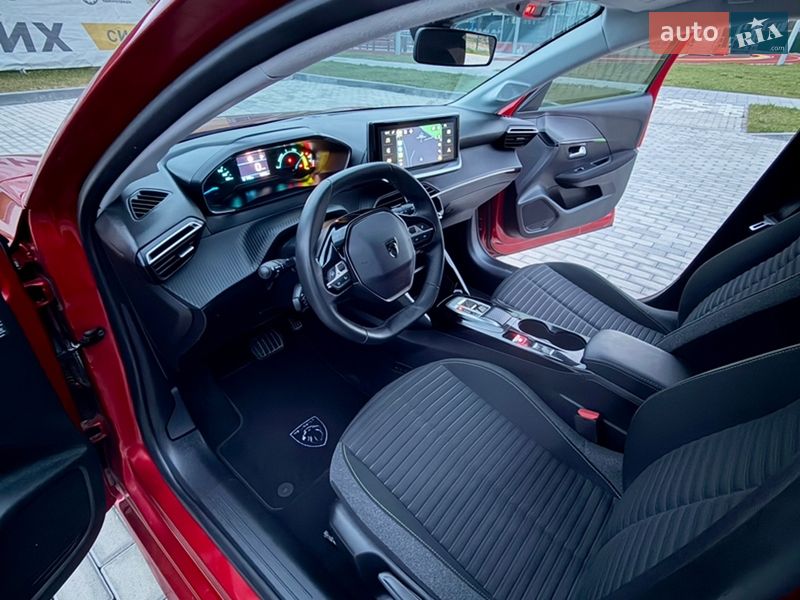 Хэтчбек Peugeot e-208 2024 в Львове