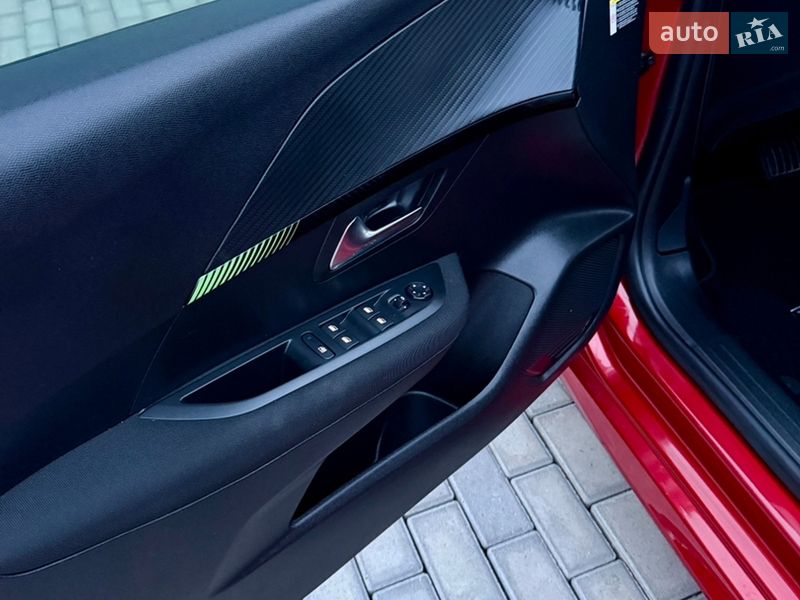 Хэтчбек Peugeot e-208 2024 в Львове