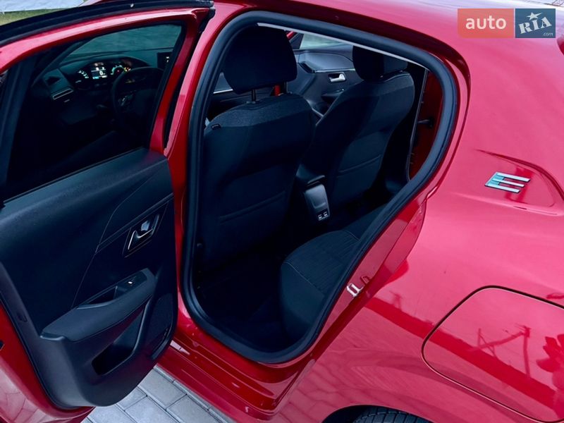 Хэтчбек Peugeot e-208 2024 в Львове