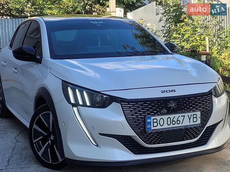 Peugeot e-208 2021
