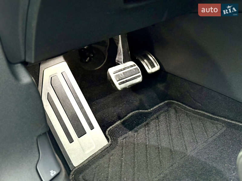 Внедорожник / Кроссовер Peugeot e-3008 2024 в Самборе