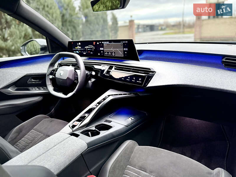 Внедорожник / Кроссовер Peugeot e-3008 2024 в Самборе