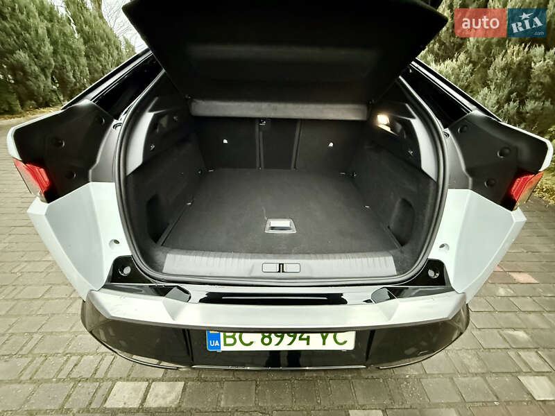 Внедорожник / Кроссовер Peugeot e-3008 2024 в Самборе