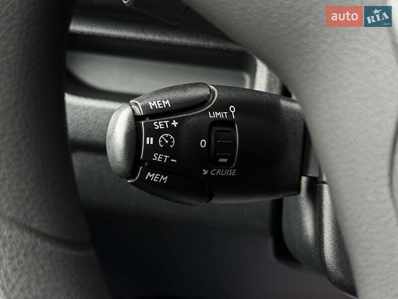 Грузовой фургон Peugeot e-Expert 2024 в Луцке