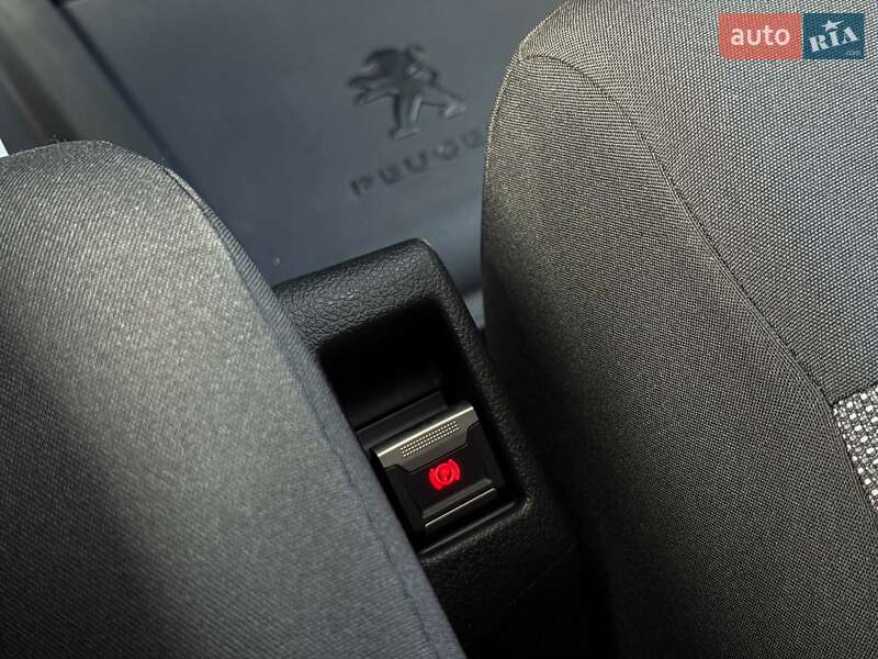 Грузовой фургон Peugeot e-Expert 2024 в Луцке