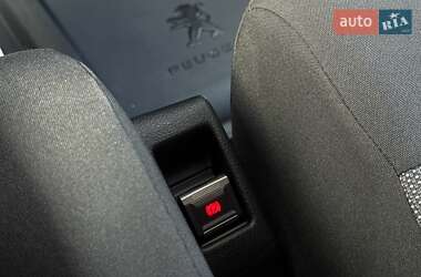 Вантажний фургон Peugeot e-Expert 2024 в 