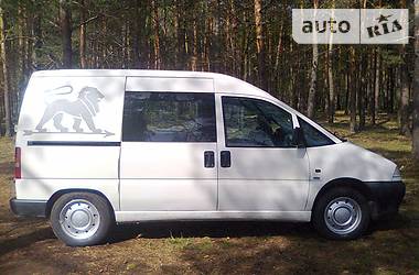 Грузопассажирский фургон Peugeot Expert 2000 в Ровно