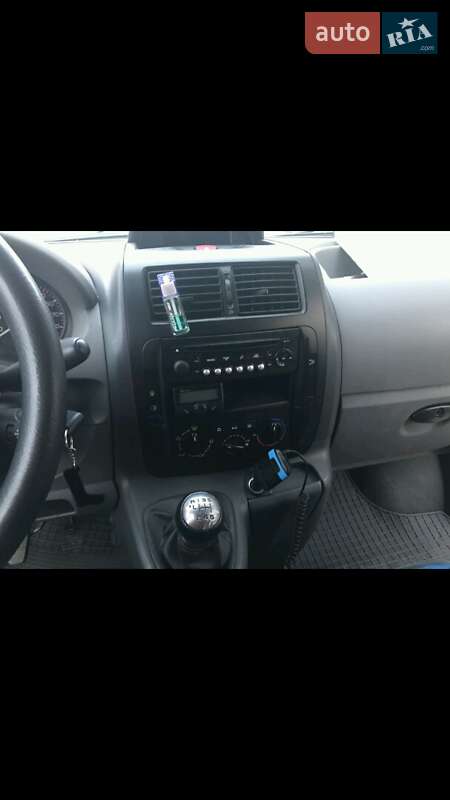 Грузопассажирский фургон Peugeot Expert 2008 в Хусте