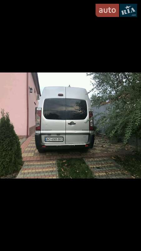Грузопассажирский фургон Peugeot Expert 2008 в Хусте