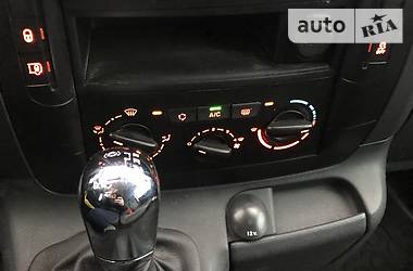 Грузопассажирский фургон Peugeot Expert 2015 в 