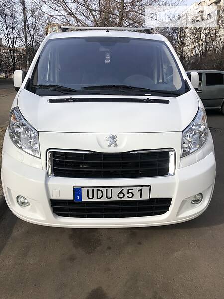 Грузопассажирский фургон Peugeot Expert 2015 в 